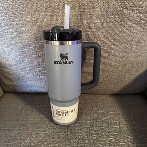 Stanley Gray Tumbler with Handle